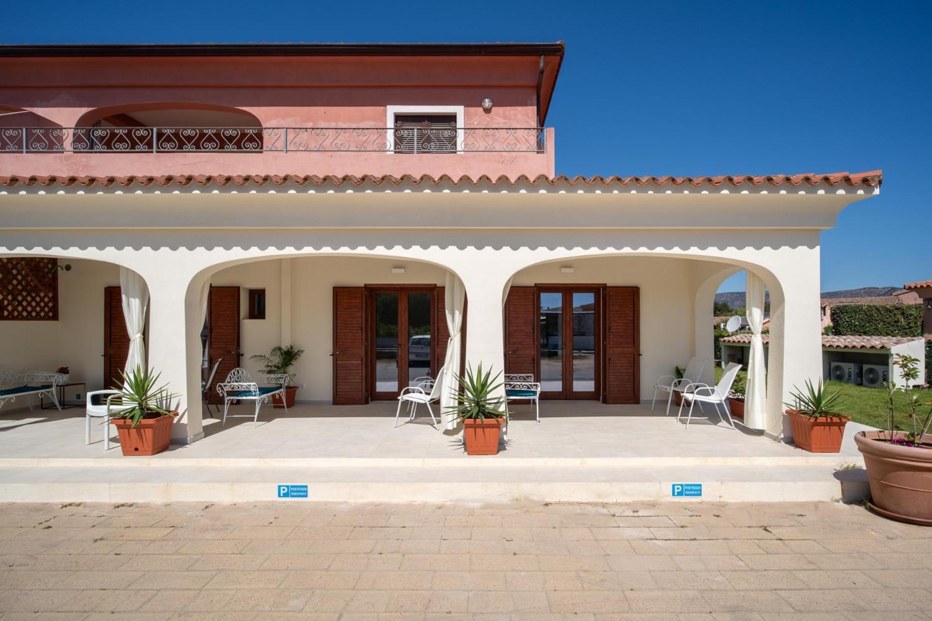 Ambra Holiday Rooms - Rooms & Beach San Teodoro  Dış mekan fotoğraf
