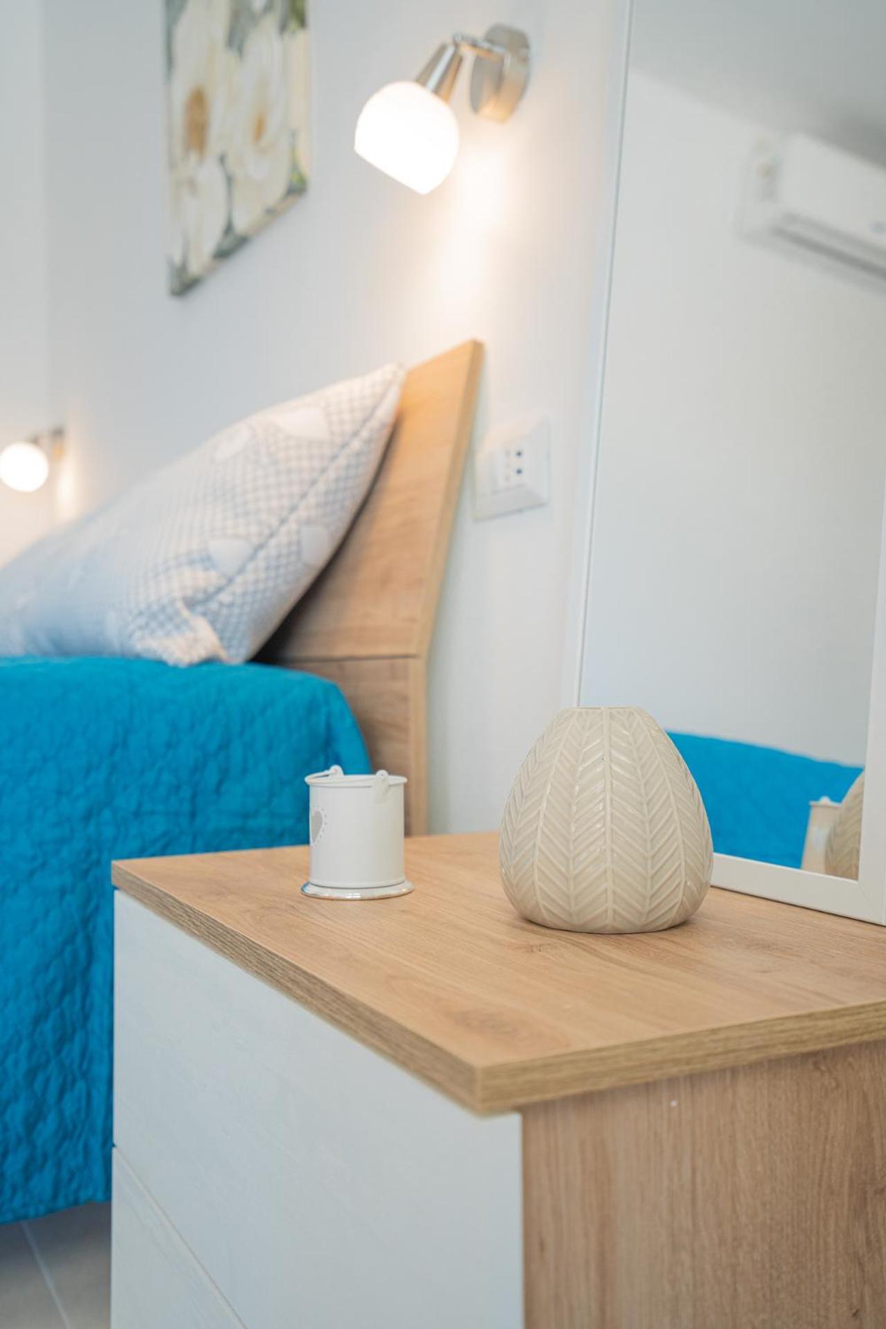 Ambra Holiday Rooms - Rooms & Beach San Teodoro  Dış mekan fotoğraf